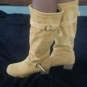 Knee length boots (Never been worn)